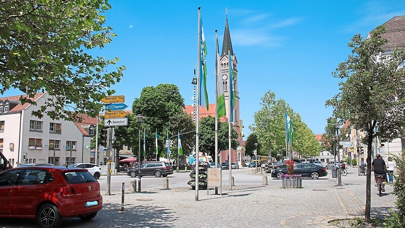 Erste Konzepte für die Umgestaltung des Plattlinger Stadtplatzes werden bald entworfen.