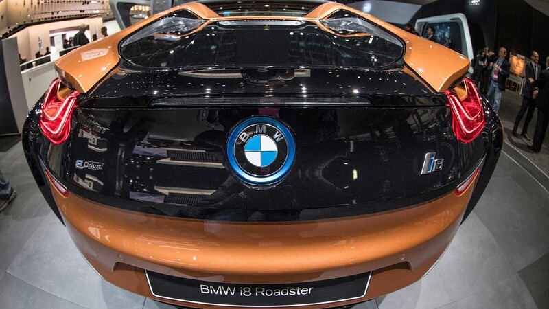 BMW zeigt den i8-Roadster.