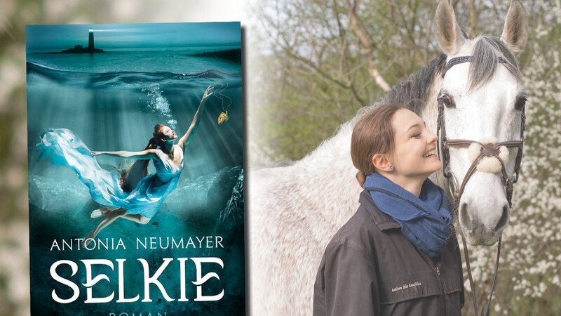 Schreiben ist nicht alles: Wenn Antonia nicht schreibt oder studiert, ist sie gerne mit ihrem Pferd unterwegs. Ihr Buch "Selkie" ist im Heyne-Verlag erschienen und hat 512 Seiten. ISBN: 9783453317994.