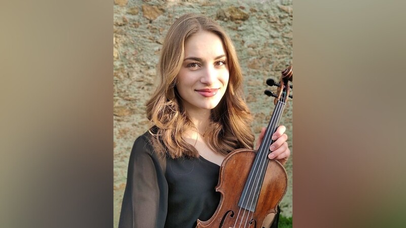 Anna Langrieger, aufgewachsen in Siegenburg, gibt am 14. März ihr Solodebut beim Konzert des Hallertauer Kammerorchesters.