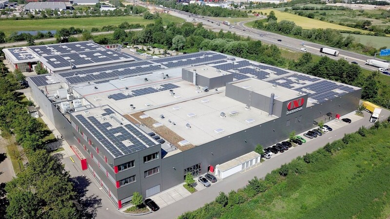 Die Druckerei Niedermayr mit Sitz in Regensburg erzeugt mittlerweile zehn Prozent ihres Energiebedarfs mit der Photovoltaik-Anlage auf dem Dach.