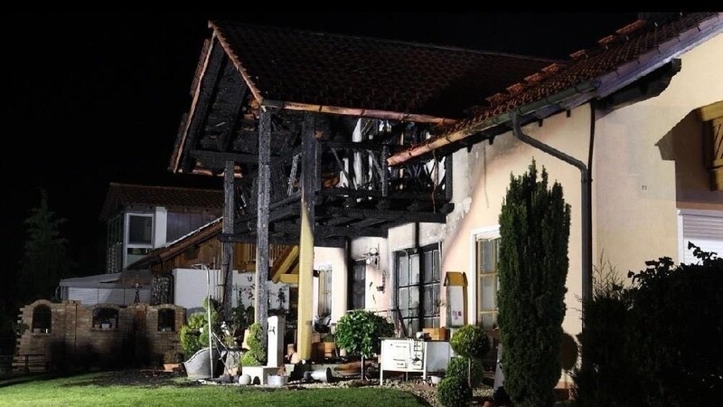Am Montagabend ist ein Brand in einem Einfamilienhaus in Degernbach ausgebrochen.