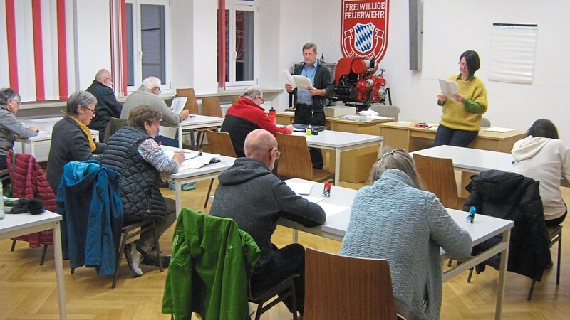 15 Teilnehmer drückten an fünf Abenden die Schulbank im Hofdorfer Archiv.
