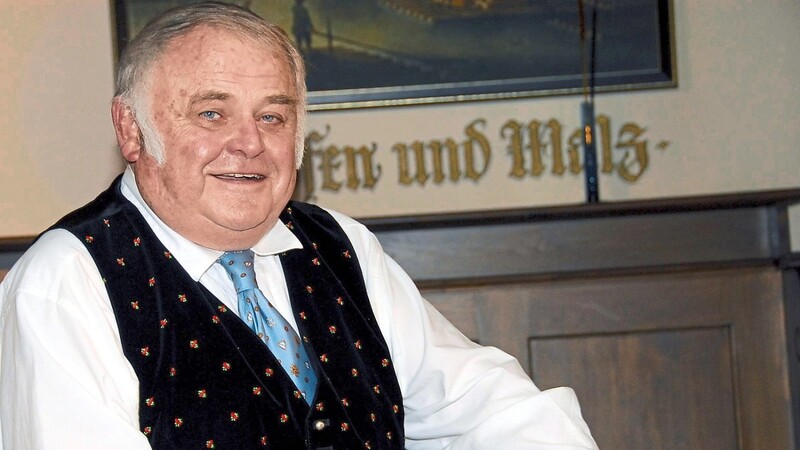 Er möchte zufrieden bleiben: Richard Süßmeier, berühmt geworden als Wirte-Napoleon wird 90.