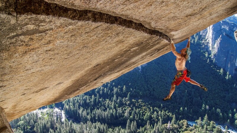 Heinz Zak gelang 2005 als zweiten Kletterer überhaupt die seilfreie Begehung der ausgesetzten Kletterroute "Separate Reality" im Yosemite-Nationalpark in Kalifornien.