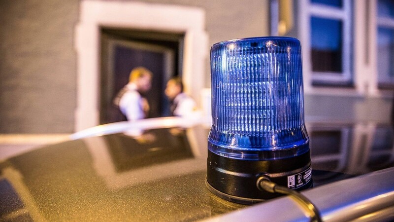 Ein 18-Jähriger ist am Samstagabend in Landshut gleich zweimal von zwei Jugendlichen verprügelt worden. Die Kripo ermittelt (Symbolbild).