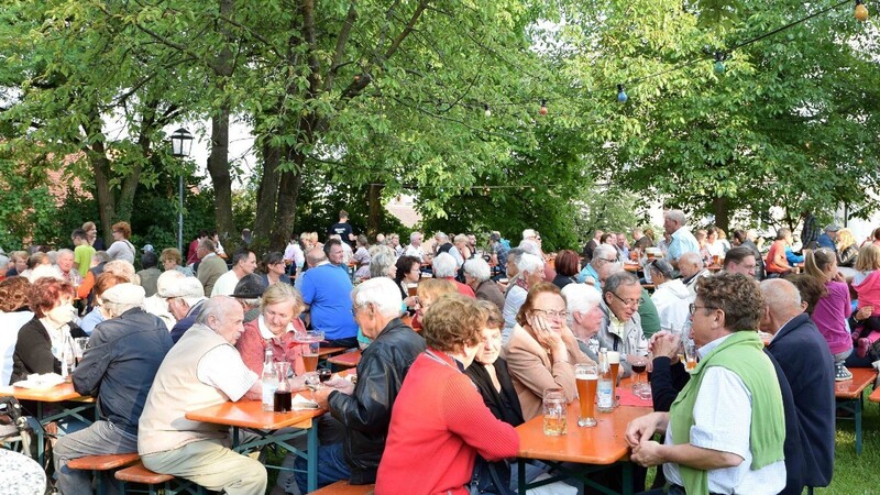 Rund 3.000 Besucher kamen zum Moosburger Altstadtfest, diesmal bei strahlendem Sonnenschein.