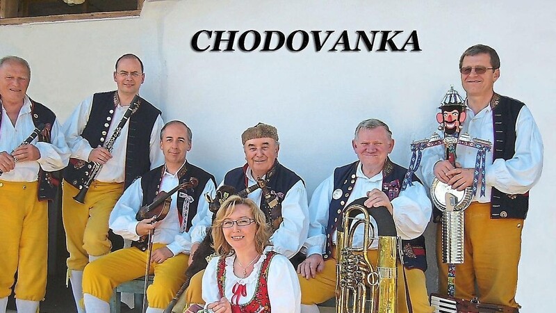 Mit der Folkloregruppe Chodovanka aus Taus (Domazlice) in der Tschechischen Republik unter der Leitung von Vlastimil Konrády kommt eines der besten Ensembles dieser seltenen Volksmusikrichtung.