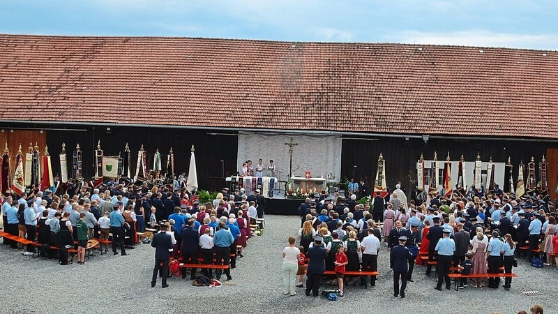 Im Mai feierte die FFW Riekofen ihr 150-jähriges Gründungsfest.