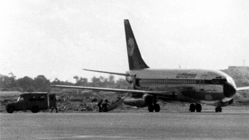 Am 13. Oktober 1977 wurde die Lufthansa-Maschine "Landshut" von palästinensischen Terroristen entführt. Fünf Tage später wurden die Geiseln von der Spezialeinheit GSG9 in Mogadischu befreit. 40 Jahre später droht der Maschine nun die Verschrottung in Brasilien. Doch die Bundesregierung regt andere Pläne an.