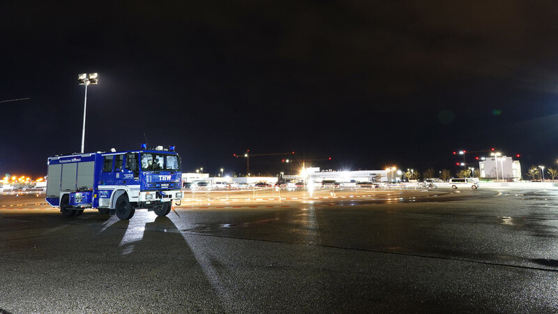Das THW Freising hat im Rahmen der Münchner Sicherheitskonferenz am Flughafen für Licht gesorgt.