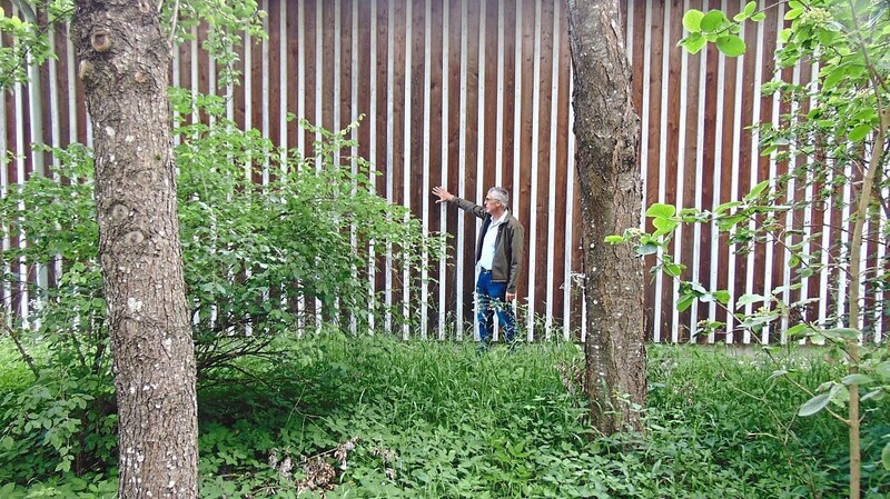 An dieser Stelle des Hauses, so erläutert Franz Schöllhorn, wird das Fischbecken durch einen Wanddurchbruch auch von außen sichtbar sein.
