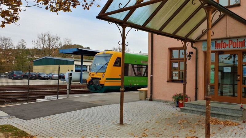 Info-Point war gestern, ab Montag eröffnet das neue Waldbahn-Kundencenter am Viechtacher Bahnhof.