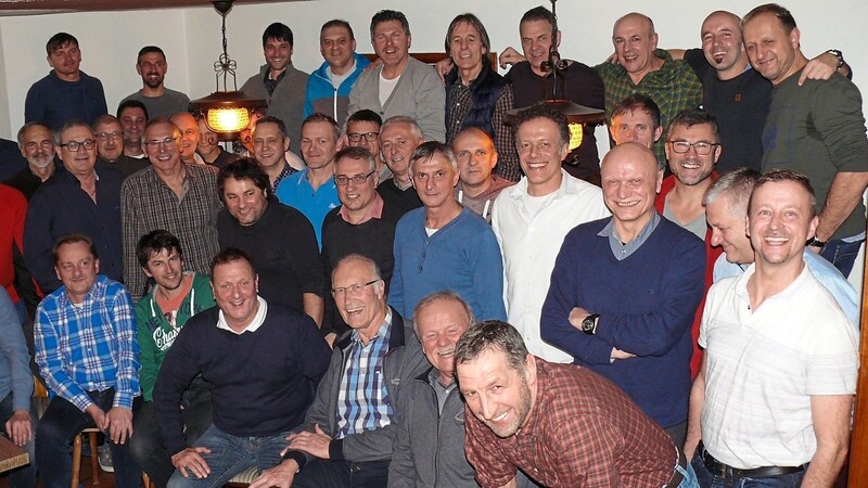 40 ehemalige Landesligaspieler und Funktionäre des FC Miltach waren der Einladung zu einem Treffen gefolgt. Es gab viel zu erzählen ...