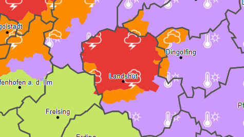 Für Landshut gilt eine Unwetterwarnung. Der rote Bereich auf der Karte zeigt an, wo die Stufe drei der Warnung gilt.