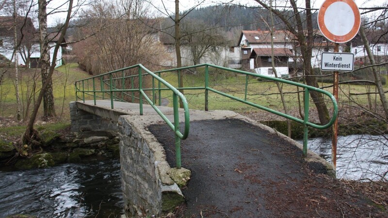 Die Brücke Stangerlsteg wird für 5 457 Euro saniert.