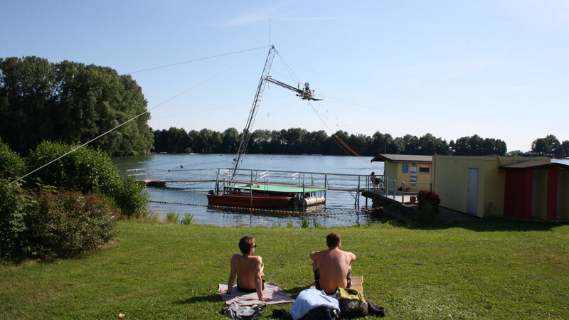 In der Sonne liegen oder Wasserski fahren - Am Friedenhainsee ist viel geboten (Fotos: David Voltz)