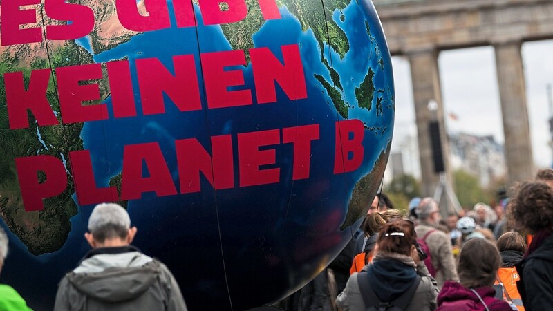"Es gibt keinen Planet B." Am Tag der weltweiten Klimaproteste, im Bild Berlin, waren auch die Pfatterer Christen eingeladen, über ihre Verantwortung für kommende Generationen nachzudenken.
