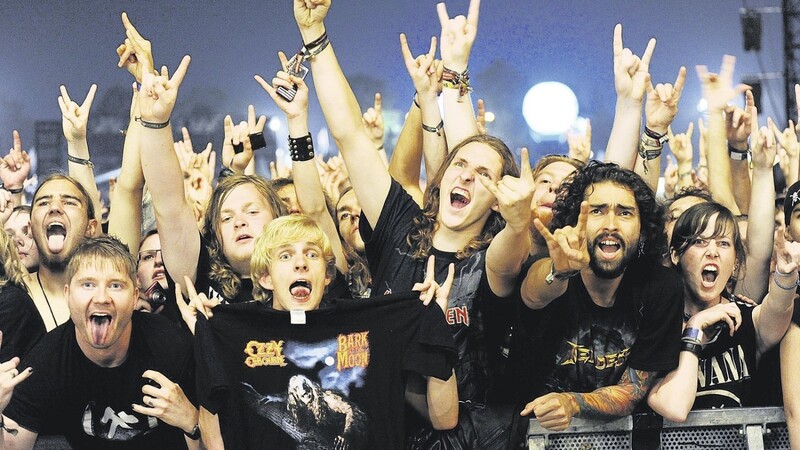 Heavy-Metal-Fans aus ganz Europa treffen sich am 14. und 15. Oktober in Straubing zur "Metal Invasion". Sie hoffen auf eine ähnlich gute Stimmung wie beim diesjährigen Wacken-Open-Air (Bild).