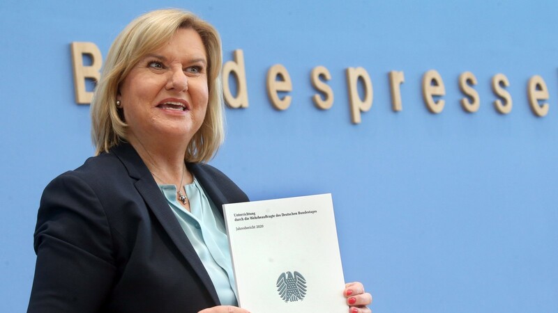 Wehrbeauftragte des Bundestags, Eva Högl,stellt vor der Bundespressekonferrenz ihren ersten Jahresbericht zur Lage der Bundeswehr vor.