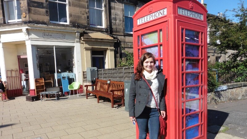 Johanna hat ein Praktikum als Reisejournalistin in Schottland gemacht. Ihr Reisehandbuch für Low-Budget-Reisende "Edinburgh Up close" ist im Lulu-Verlag erschienen.