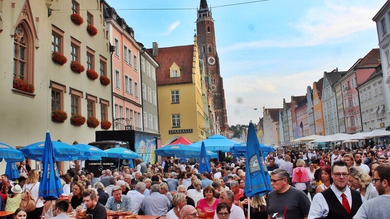 Einen Auftakt nach Maß erwischte das Altstadtfest 2019 am gestrigen Freitag in Landshut.