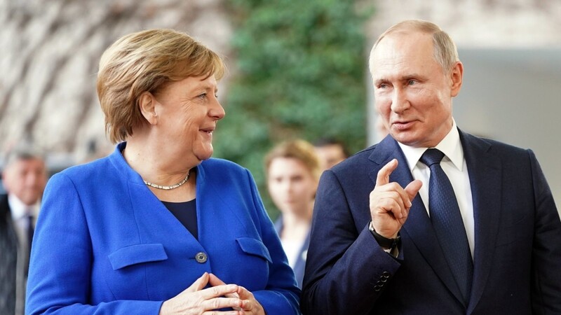 Wladimir Putin nimmt Kanzlerin Angela Merkel die Möglichkeit, selbst beim besten Willen einen Kurs des guten Miteinanders anzusteuern.