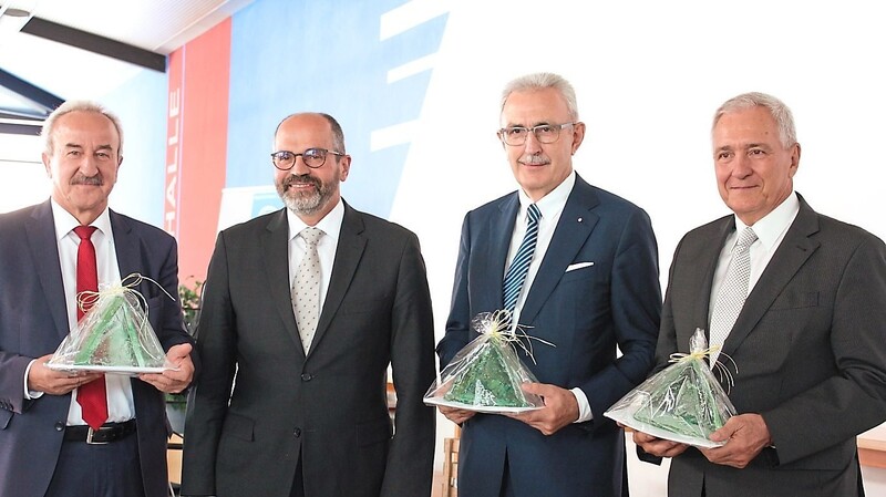 Dr. Hubert Balk mit seinen drei letzten Chefs: Ministerialbeauftragter Franz Xaver Huber sowie seine Vorgänger Rudolph Reinhardt und Klaus Drauschke.