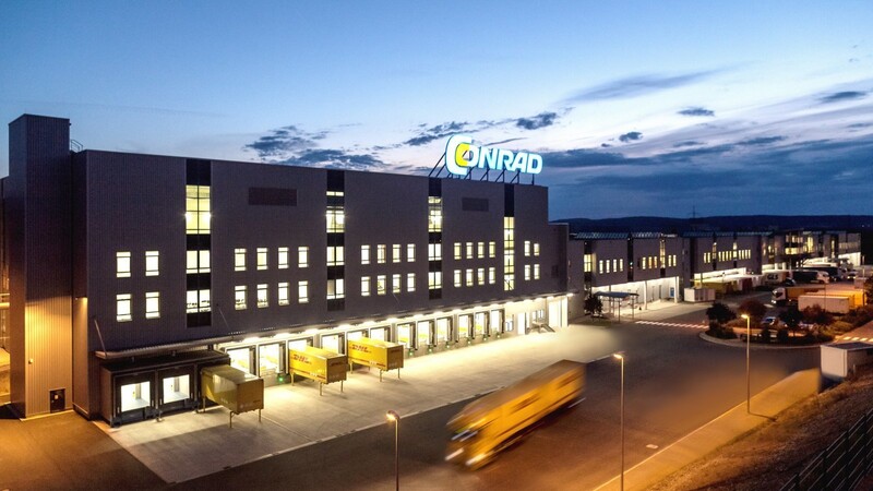 Das Conrad-Logistikzentrum in Wernberg-Köblitz. Dort befindet sich auch die letzte verbliebene Privatkunden-Filiale. Der Sitz des Unternehmens ist in Hirschau.