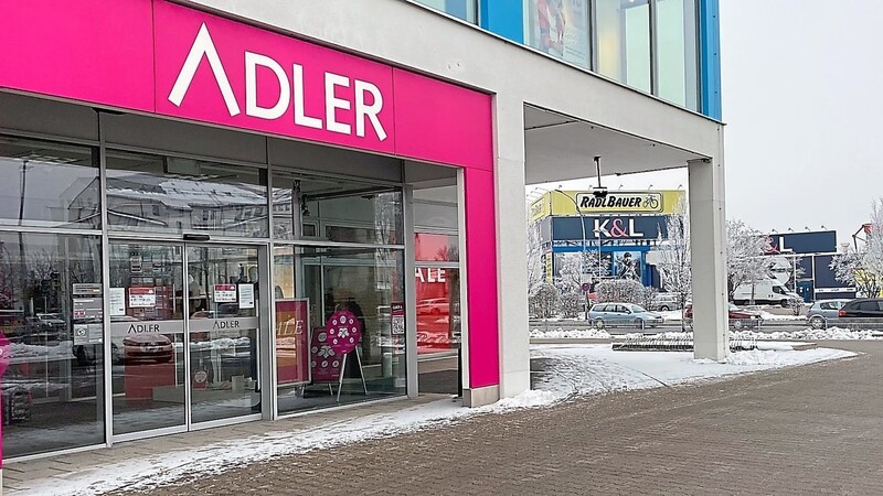 Die Zweigstelle des Adler-Modemarktes in der Industriestraße hat während des Lockdowns geschlossen. Danach soll sie aber wieder öffnen.