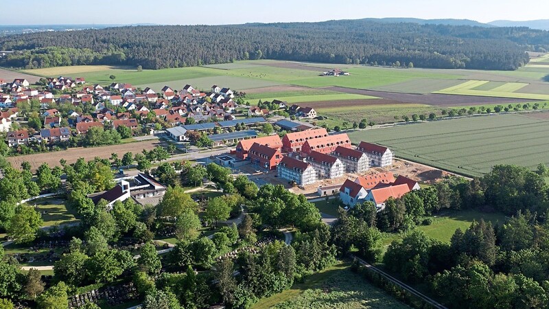 In Regenstauf, unweit von Schloss Spindlhof, entstanden 60 großteils geförderte Wohnungen des Siedlungswerks.