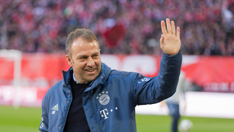 EIN ECHTER SYMPATHIETRÄGER - und dazu noch ein anerkannter Fachmann ist Hansi Flick, dessen Vertrag beim FC Bayern München am Freitag um drei Jahre verlängert wurde.