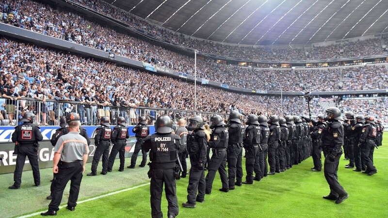 Allianz Arena im Mai 2017: Eine Hundertschaft der Polizei musste bei den schweren Ausschreitungen eingreifen.