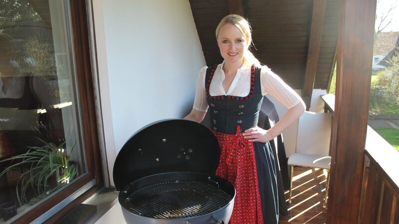Anja Auer aus Moosburg an der Isar hat sich mit ihrem YouTube-Kanal "Die Frau am Grill" längst einen Namen gemacht. Dort stellt sie regelmäßig neue Rezepte vor - nicht nur für den Grill.