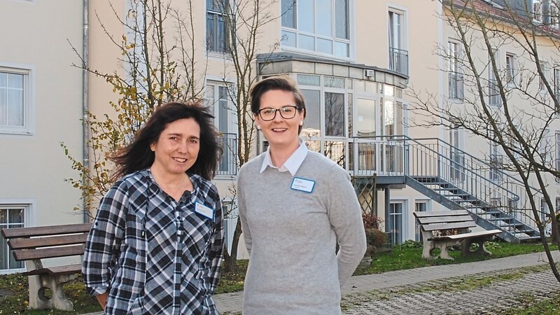 Die alte und die neue Hausleiterin, Astrid Hamperl (l.) und Agnieszka Walzcok schwärmen für das Seniorenzentrum.