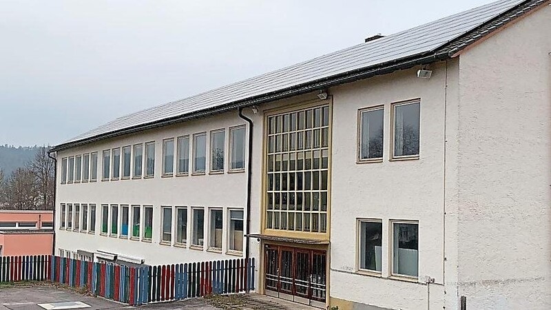 Die Sanierung des alten Blaibacher Schulgebäudes schlägt mit 2,5 Millionen Euro im Haushalt 2021 zu Buche.