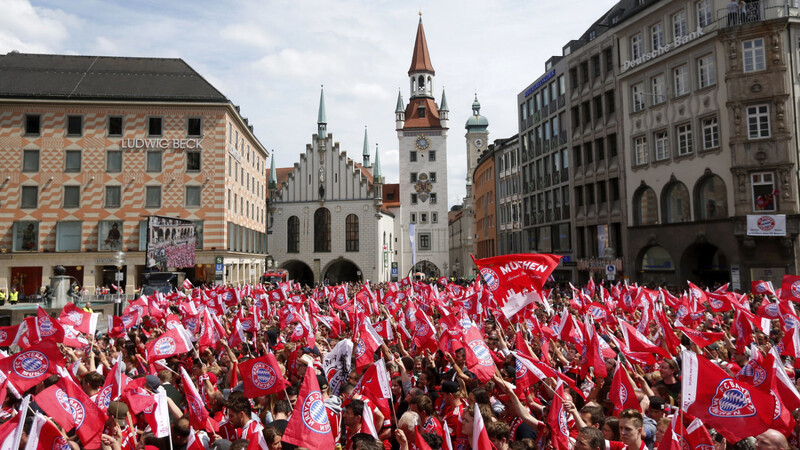 Auch am Sonntag werden zur Meisterfeier des FC Bayern wieder Tausende Fans auf dem Marienplatz erwartet.