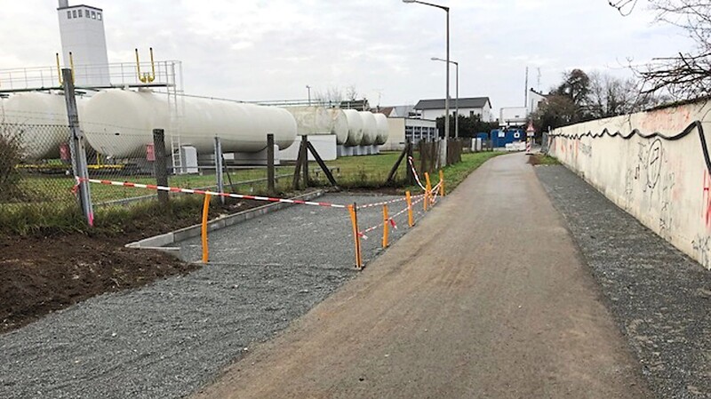 Am Gaswerk wird derzeit die mobile Tankstelle für die Biogas-Stadtbusse eingerichtet.