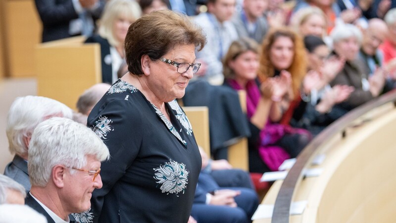 Die ehemalige Präsidentin des bayerischen Landtags, Barbara Stamm (M., Archivfoto), wird am Dienstag 75 Jahre alt.