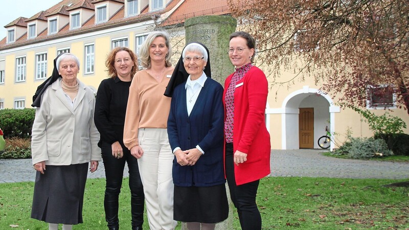 Freuen sich auf ein vielseitiges neues Kursjahr im Haus der Begegnung des Klosters Strahlfeld (von links): Priorin Schwester Astrid, Elke Memmel, Petra Wiederer, Schwester Waltraud und Martina Gruber.