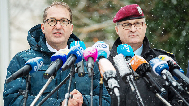 CSU-Landesgruppenchef Alexander Dobrindt (l.) und Generalinspekteur Eberhard Zorn beschreiben auf der Winterklausur in Seeon die aktuellen Herausforderungen für die Bundeswehr.