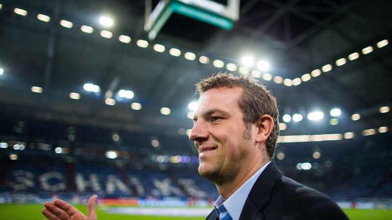 Markus Weinzierl steht vor einem speziellen Auswärtsspiel beim FC Schalke 04, wo er Gerüchten zufolge kommende Saison selbst der Trainer sein könnte.