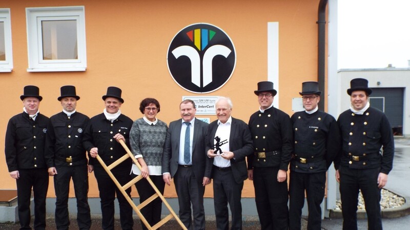 Am Silvestertag statteten die CSU-Mandatsträger der Kaminkehrer-Innung in Rimbach ihren traditionellen Besuch ab.