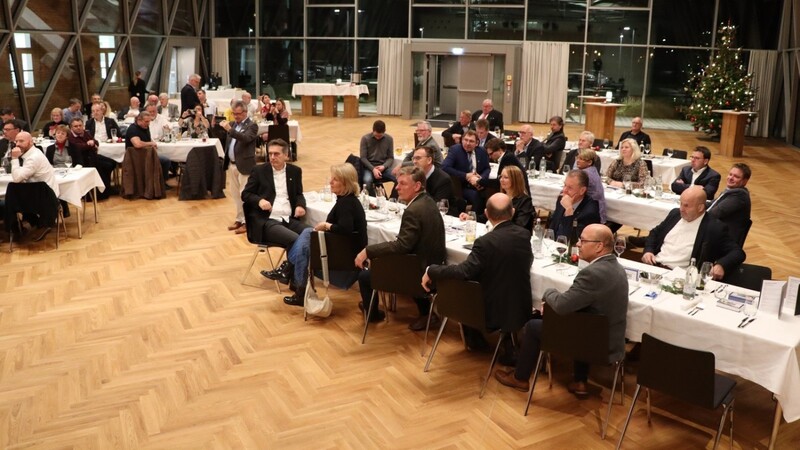 Der Jahresabschluss des Oberzentrums Deggendorf-Plattling war nach der Bürgerversammlung die zweite große Veranstaltung im neuen Bürgersaal.