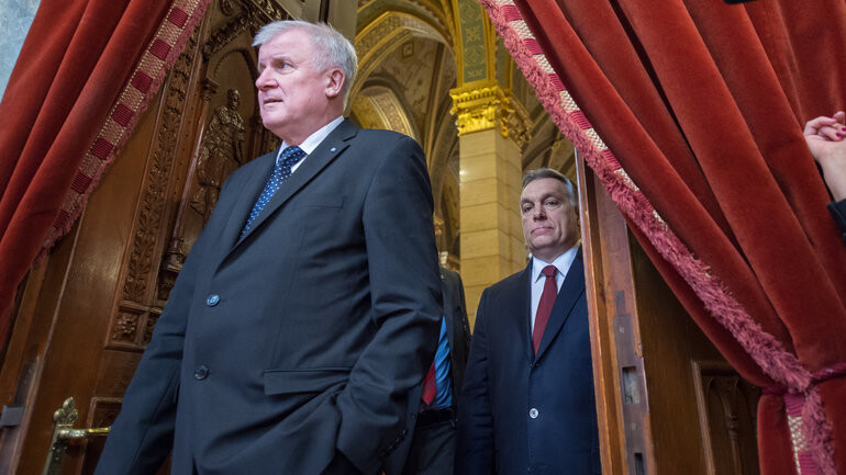 Bayerns Ministerpräsident Horst Seehofer (CSU) ist mit Ungarns Premier Viktor Orban zusammengekommen.