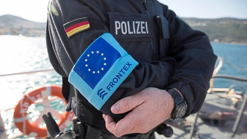 Insgesamt 10 000 europäische Grenzschützer sollten die Mitgliedstaaten ab 2020 unterstützen, um die illegale Migration einzudämmen. Doch die Innenminister der EU bremsen das Vorhaben der Brüsseler Kommission aus.