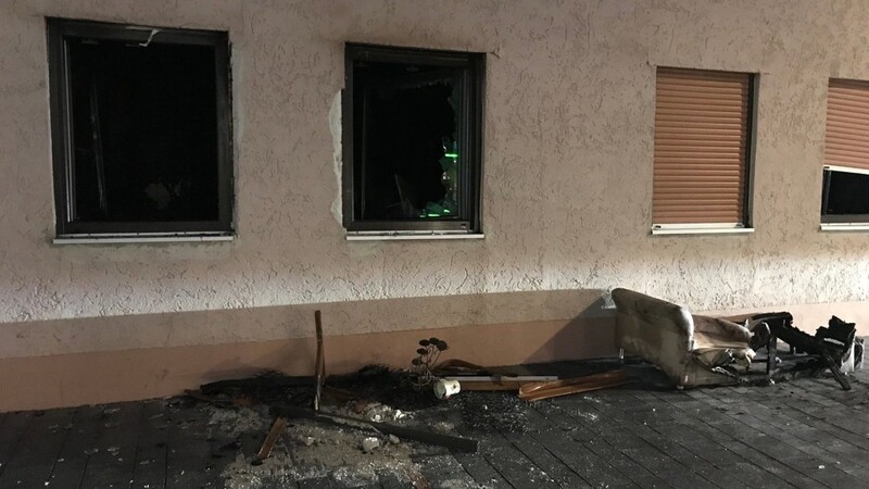 Fünf Menschen wurden am Freitagmorgen bei einem Wohnungsbrand in Landau verletzt
