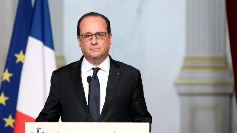 Der französische Präsident Francois Hollande verhängte noch in der Nacht den Ausnahmezustand.