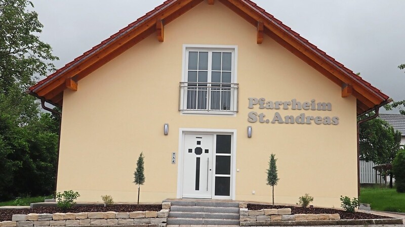 Das neue Pfarrheim entstand in unmittelbarer Nähe des alten Pfarrhofs.