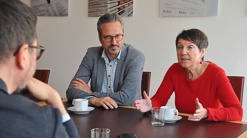 Dominik Godde und Ursula Weger im Gespräch mit Uli Karg.